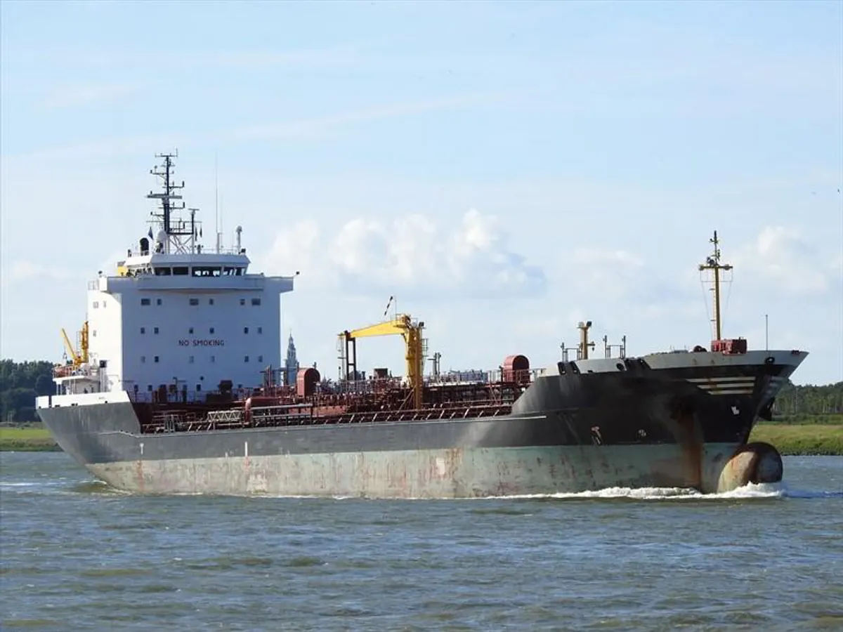 Olie-/chemikaliëntanker te koop