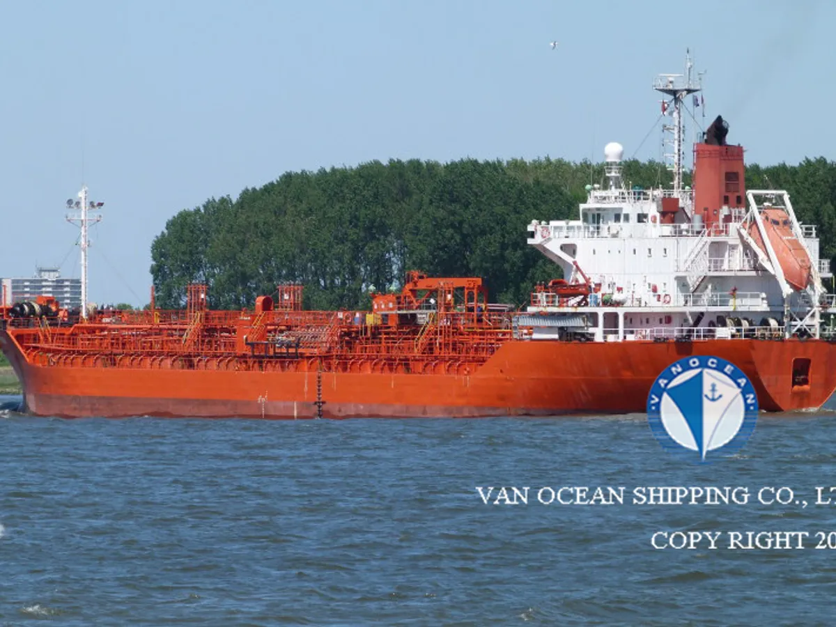 Olie-/chemikaliëntanker te koop