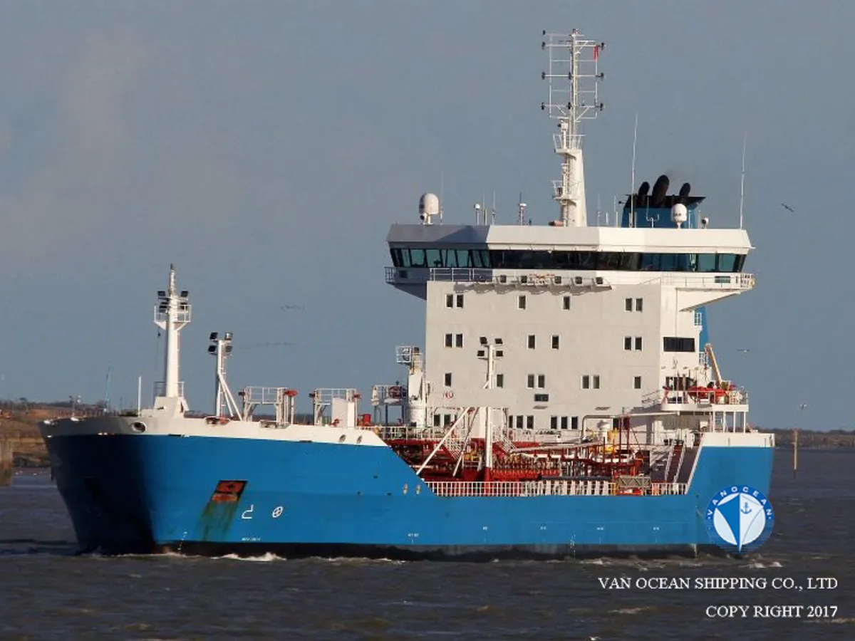 Olie-/chemikaliëntanker te koop