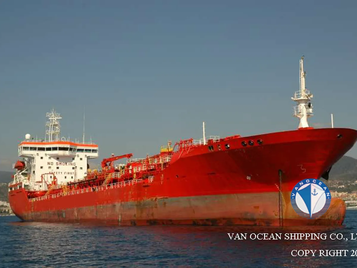 Olie-/chemikaliëntanker te koop