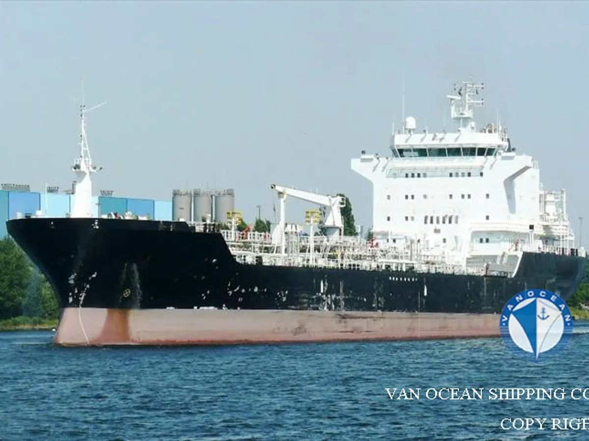 Olie-/chemikaliëntanker te koop