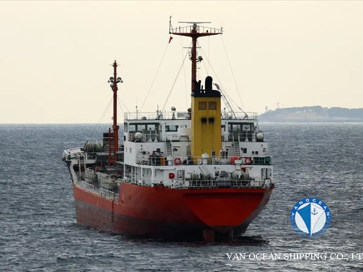 Olie-/chemikaliëntanker te koop
