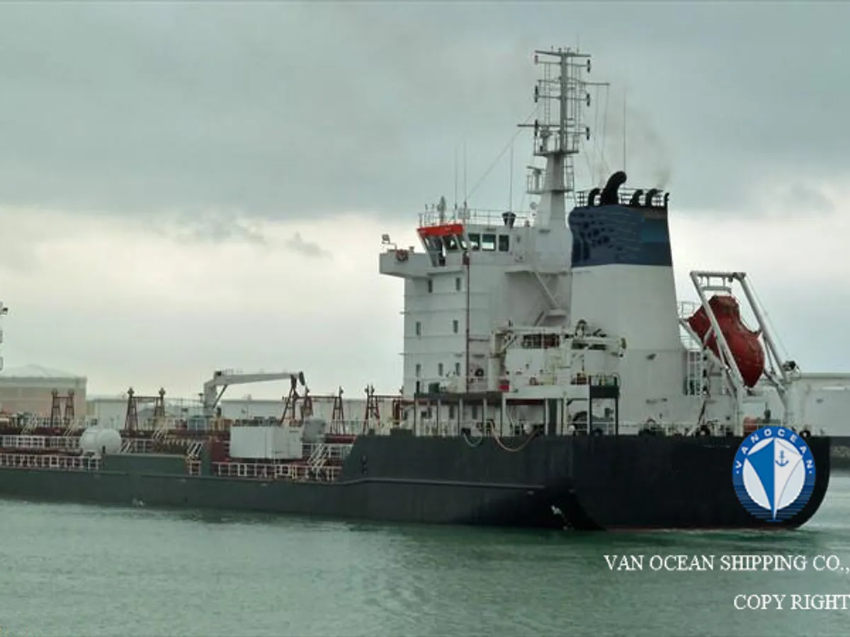 Olie-/chemikaliëntanker te koop