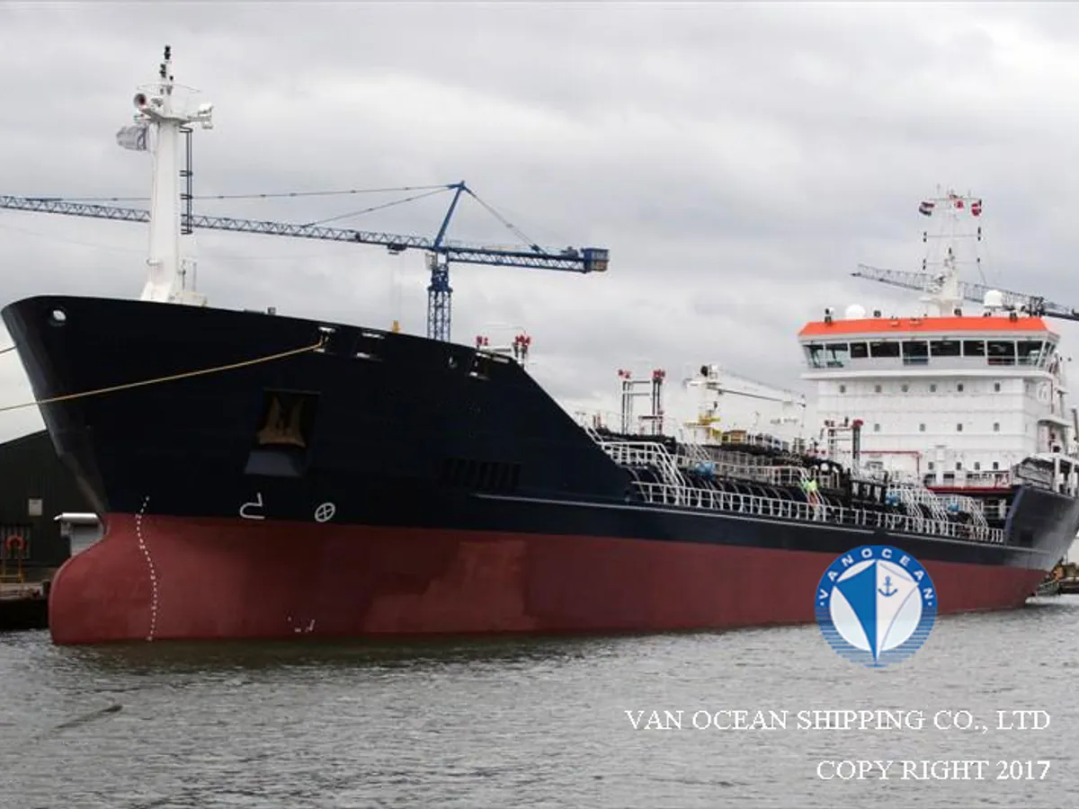 Olie-/chemikaliëntanker te koop