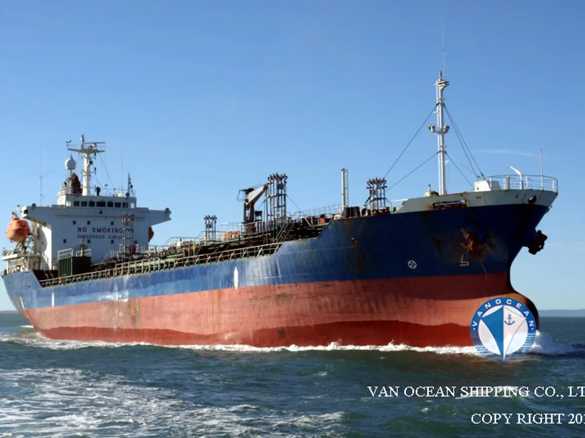 Olie-/chemikaliëntanker te koop