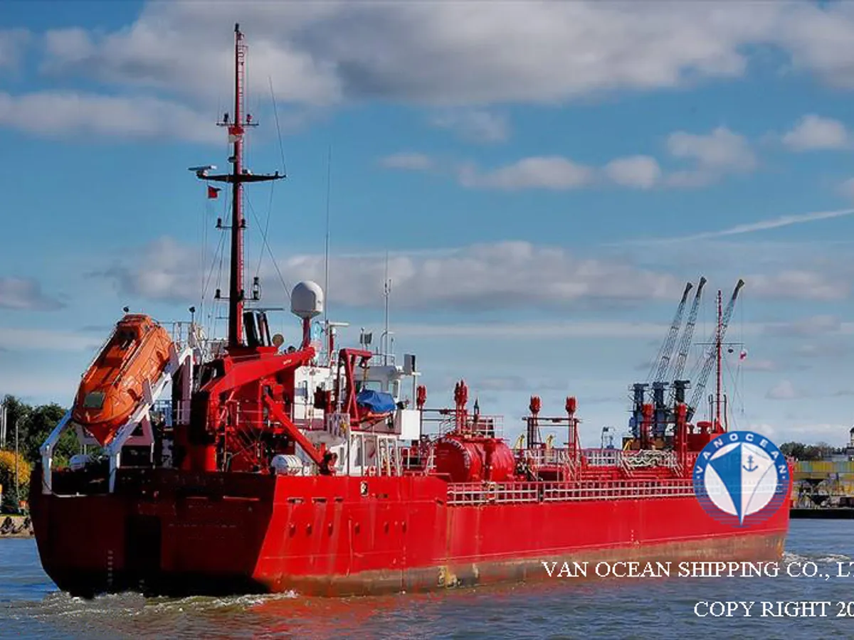 Olie-/chemikaliëntanker te koop