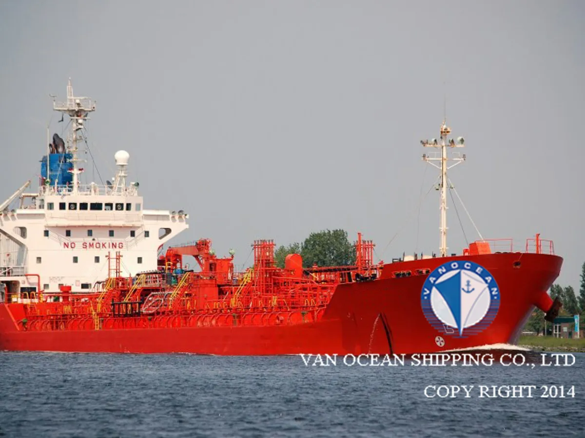 Olie-/chemikaliëntanker te koop