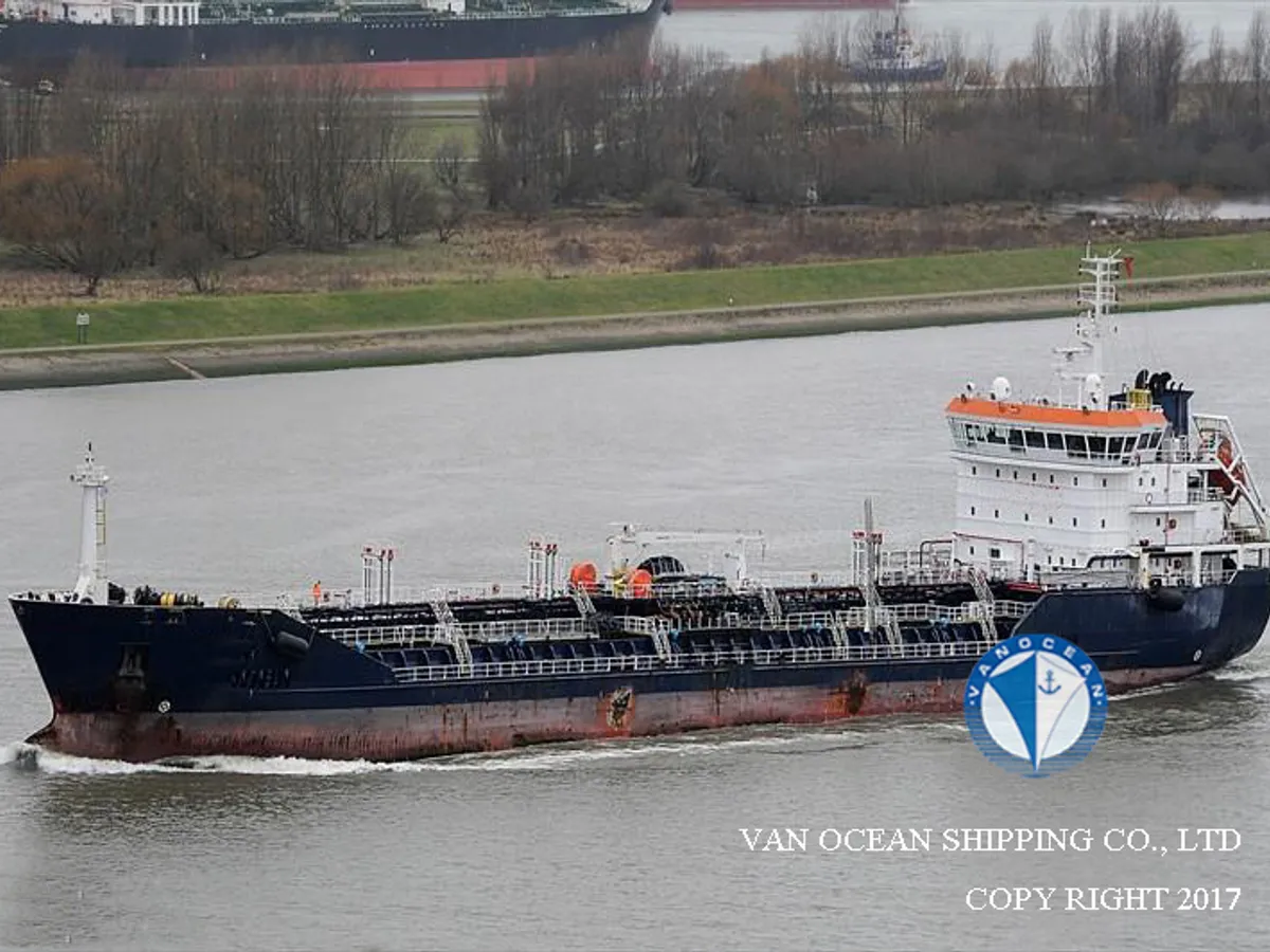 Olie-/chemikaliëntanker te koop