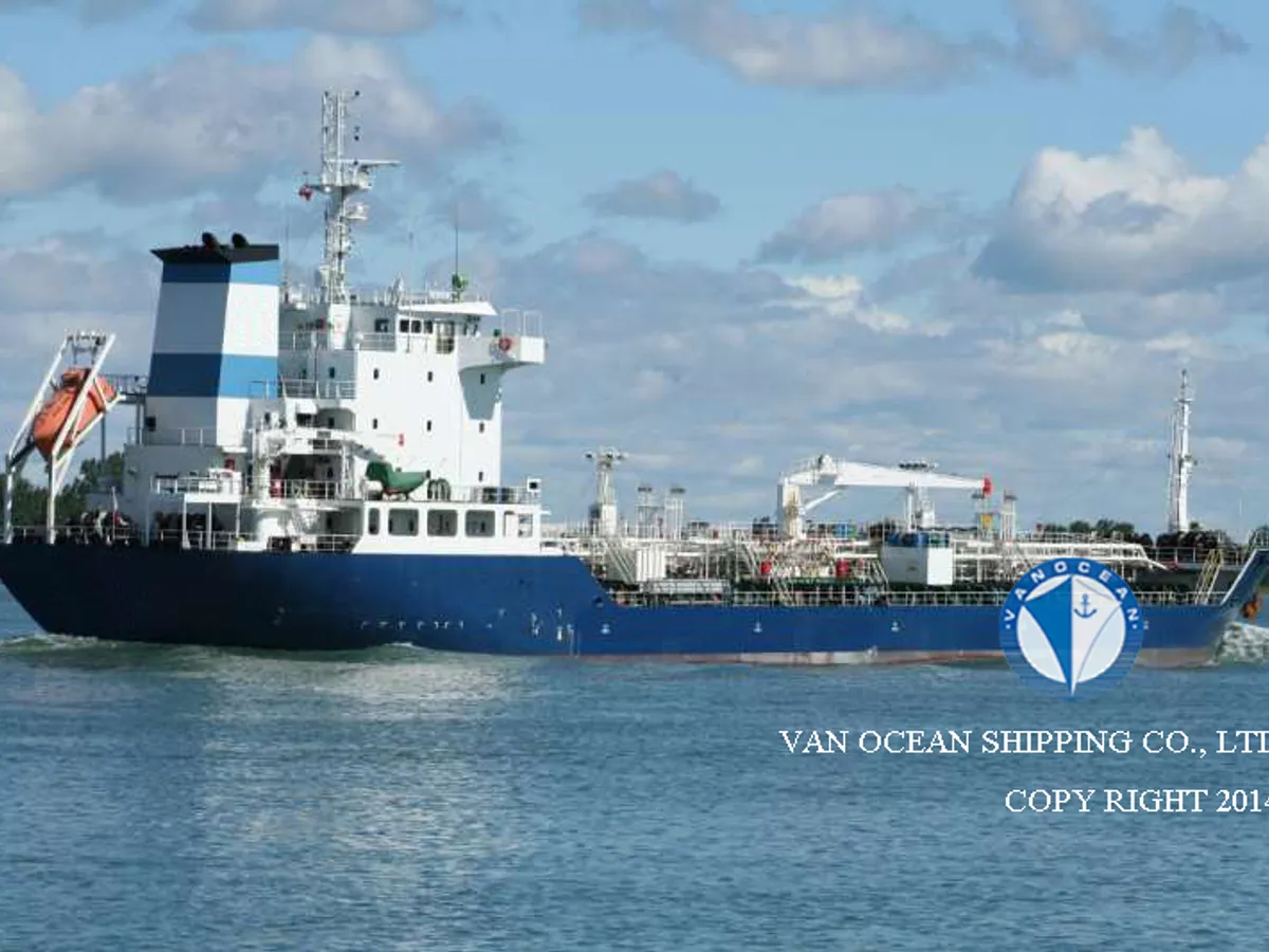 Olie-/chemikaliëntanker te koop