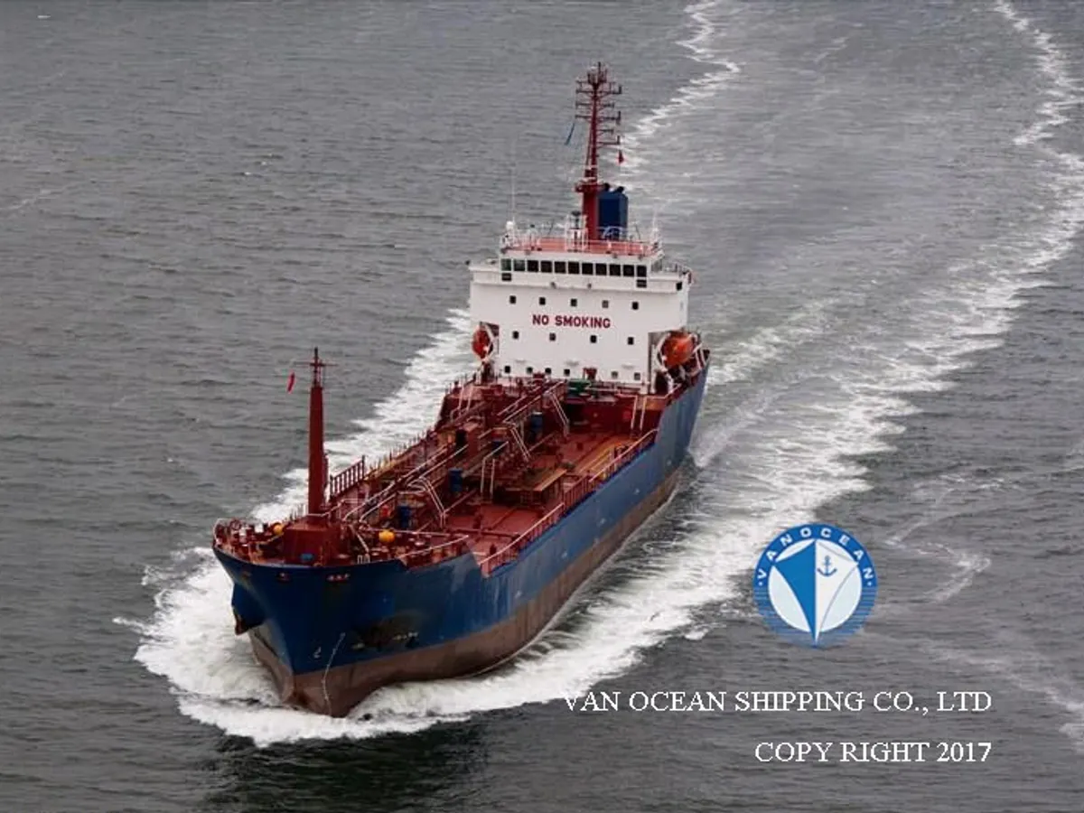 Olie-/chemikaliëntanker te koop