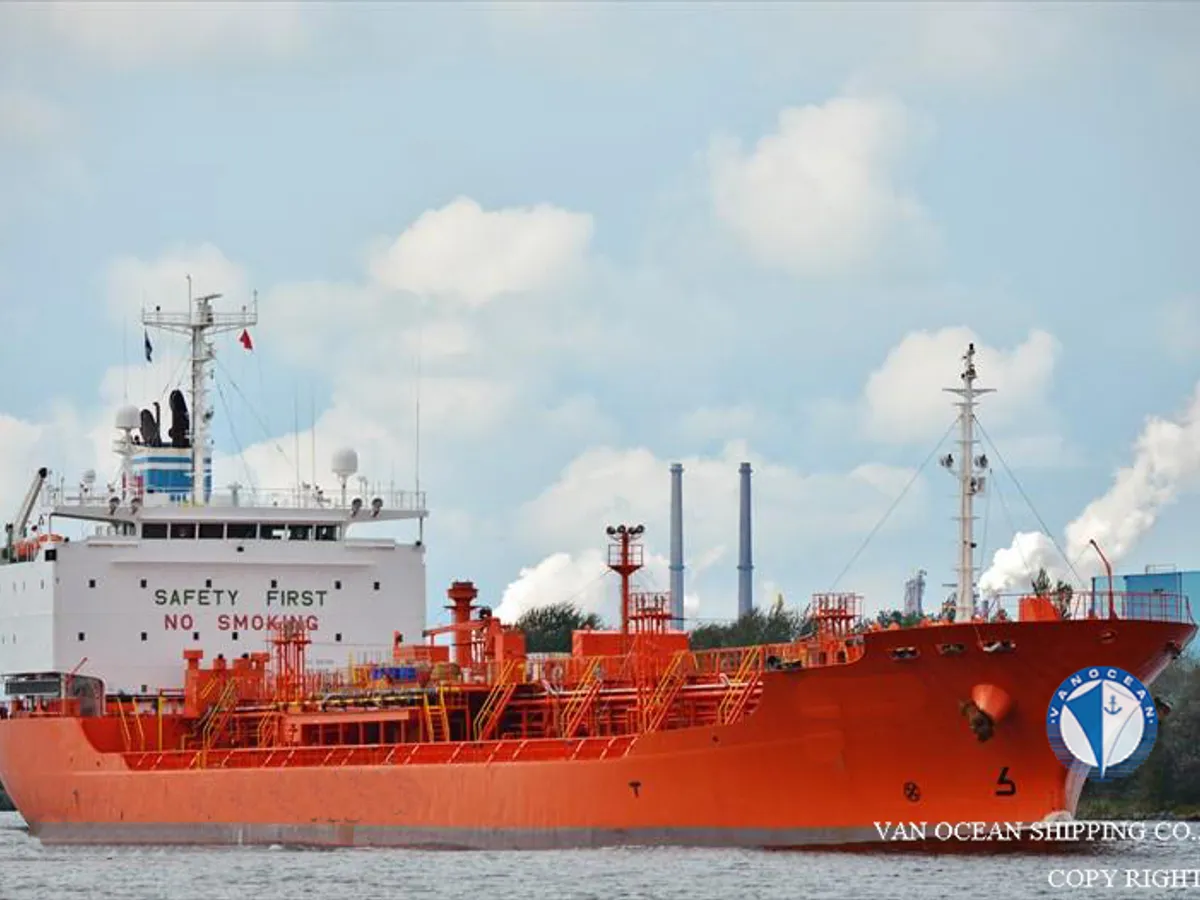 Olie-/chemikaliëntanker te koop