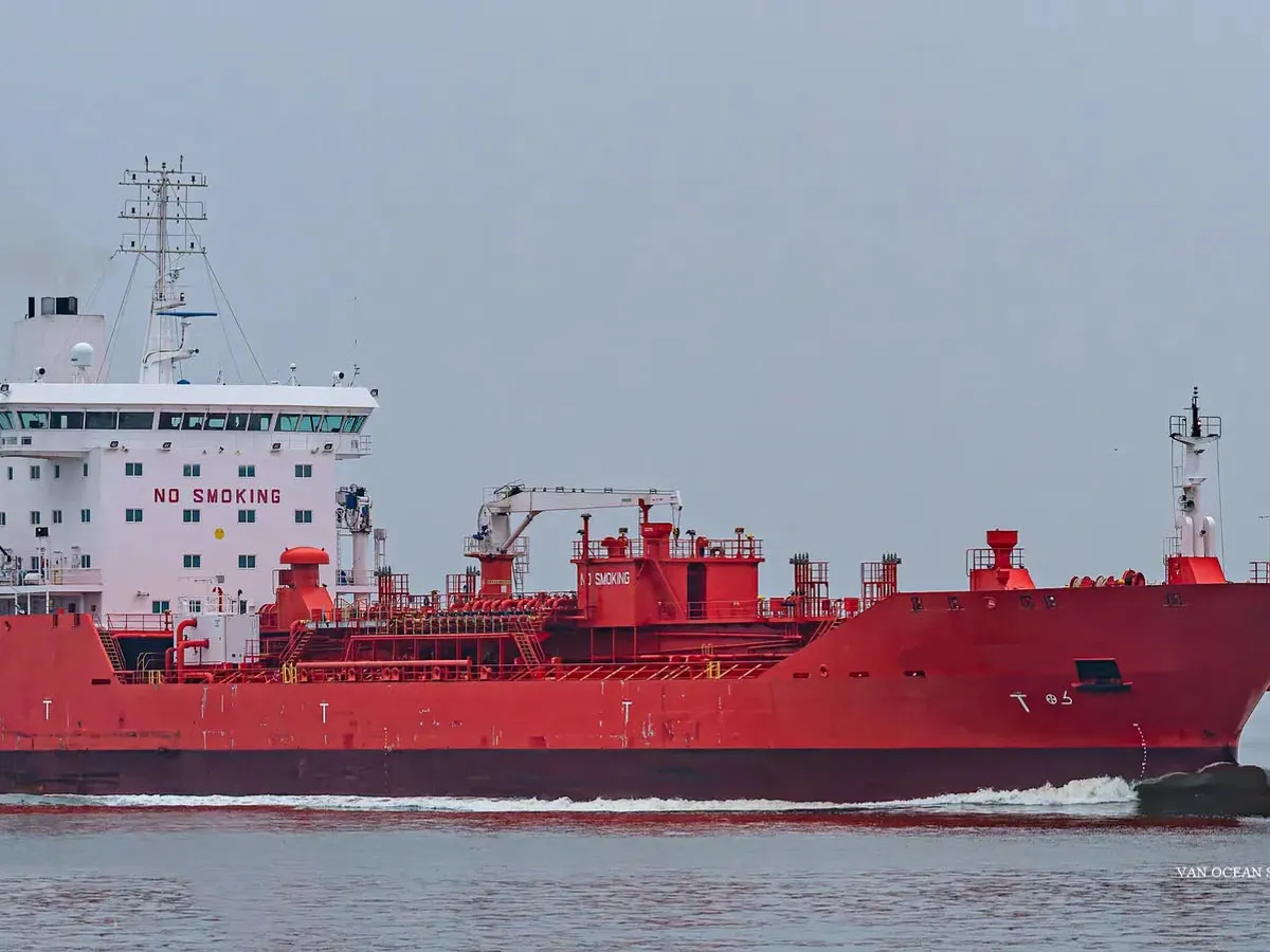 Olie-/chemikaliëntanker te koop