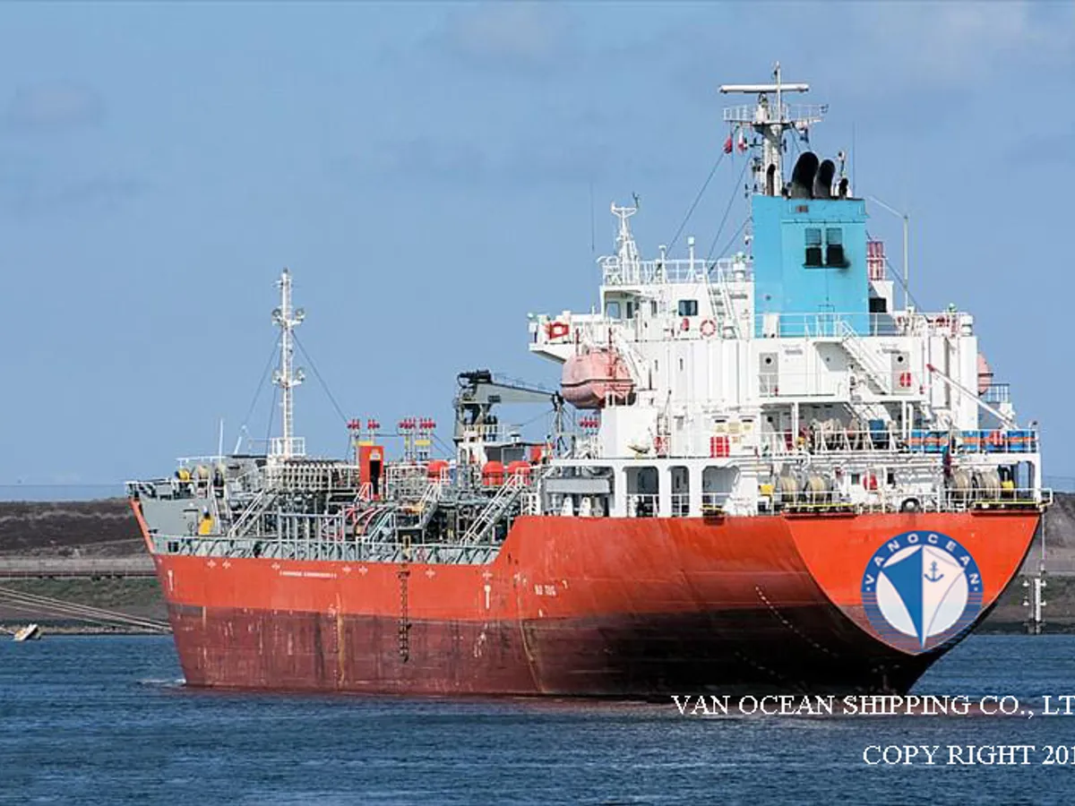 Olie-/chemikaliëntanker te koop