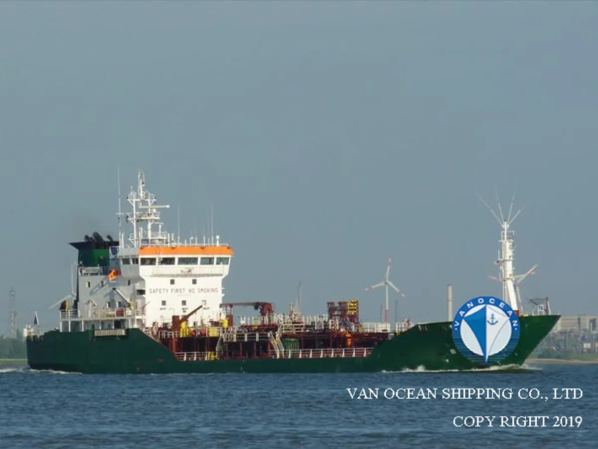 Olie-/chemikaliëntanker te koop