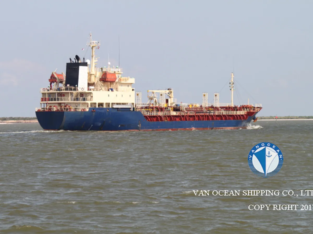 Olie-/chemikaliëntanker te koop