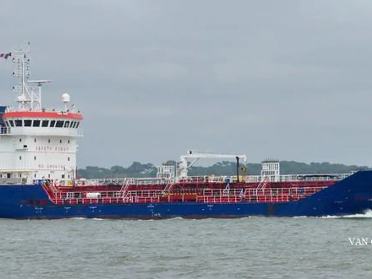 Olie-/chemikaliëntanker te koop