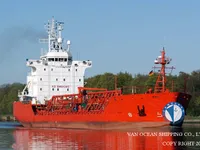Olie-/chemikaliëntanker te koop