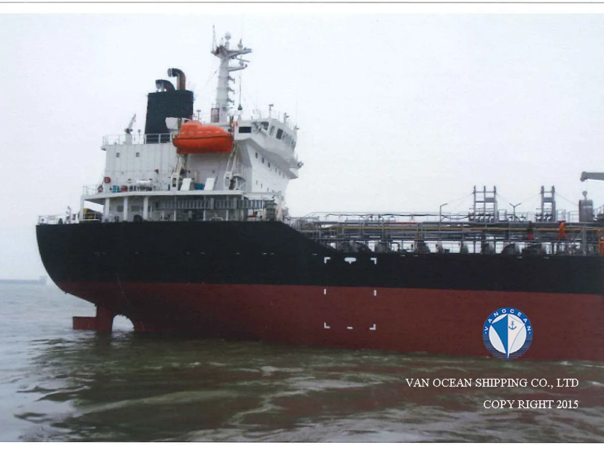 Olie-/chemikaliëntanker te koop