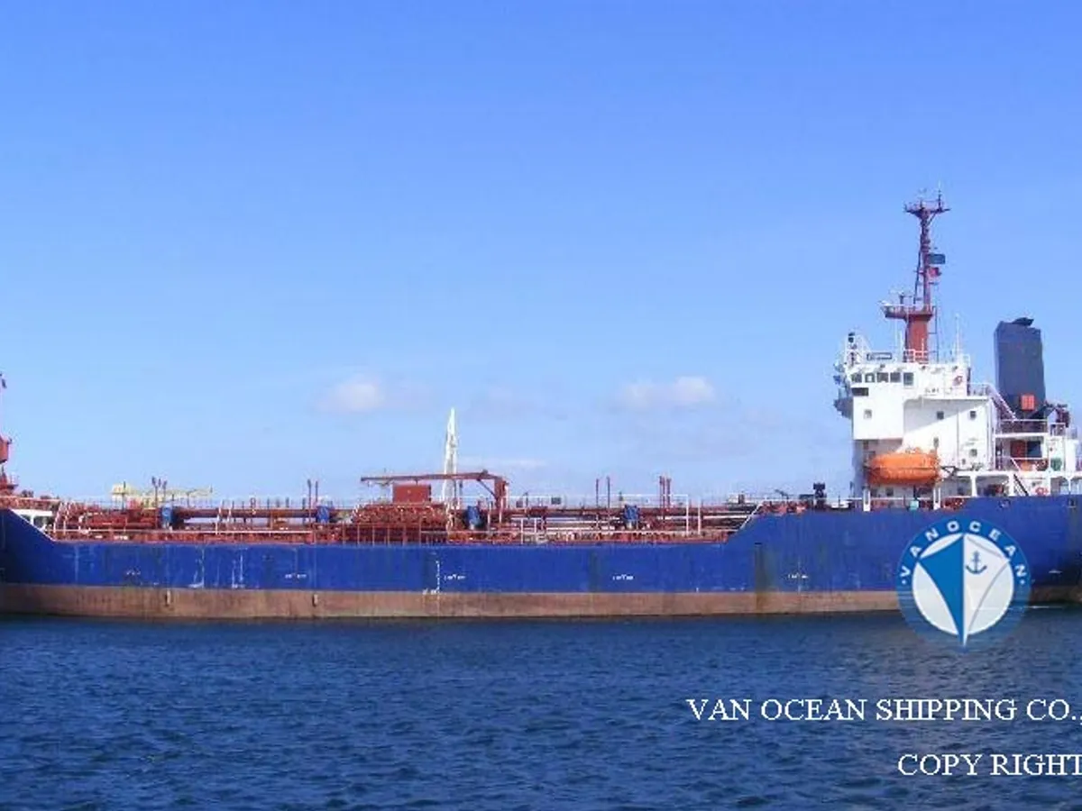 Olie-/chemikaliëntanker te koop