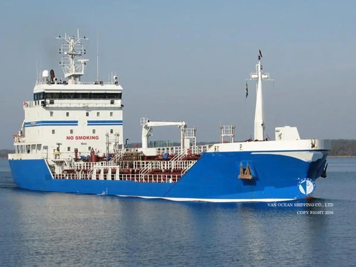 Olie-/chemikaliëntanker te koop