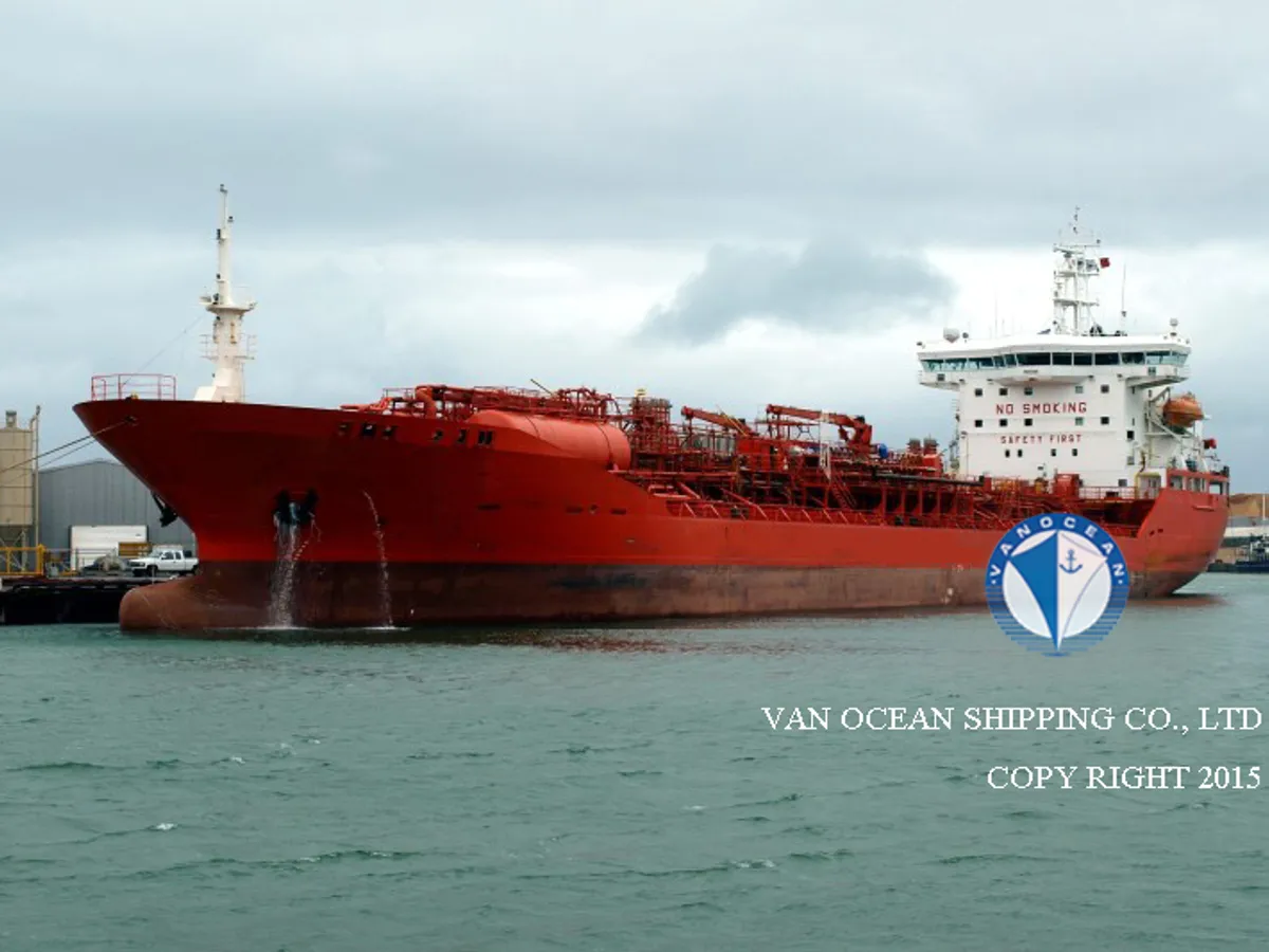 Olie-/chemikaliëntanker te koop