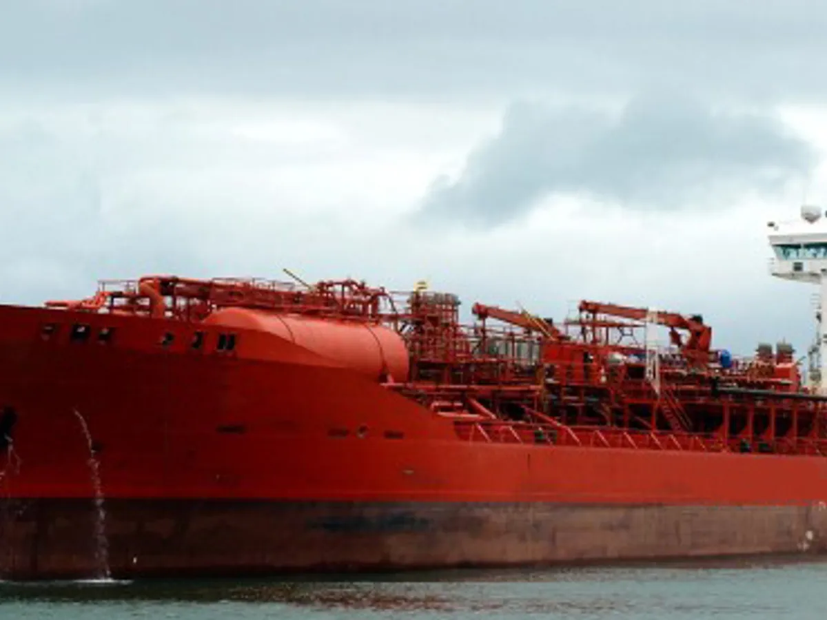 Olie-/chemikaliëntanker te koop