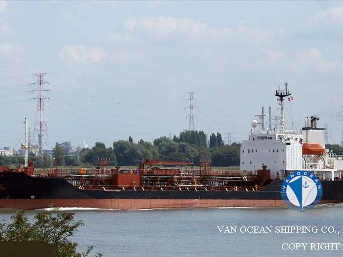Olie-/chemikaliëntanker te koop