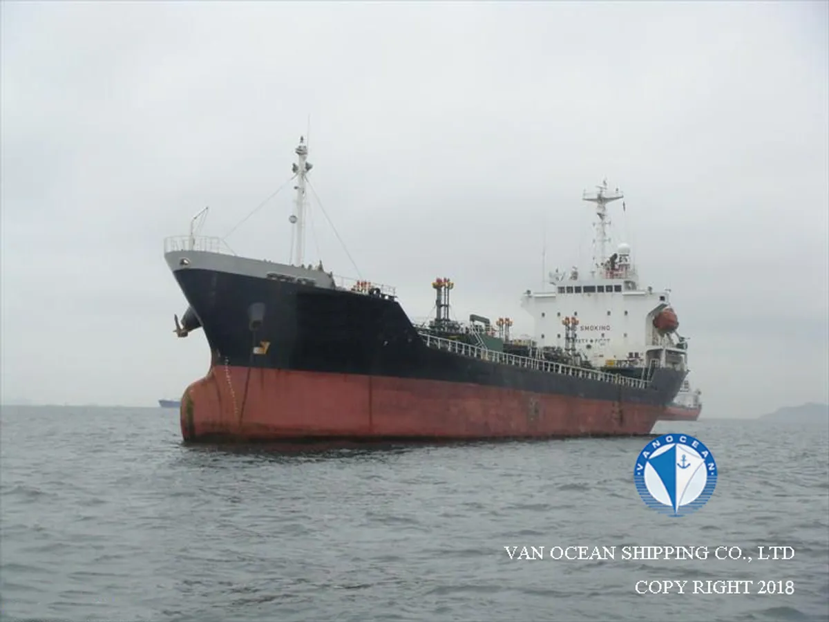 Olie-/chemikaliëntanker te koop