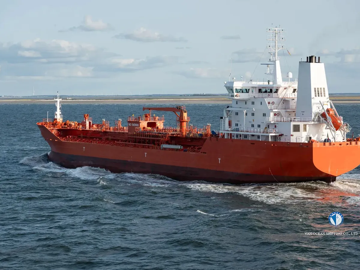 Olie-/chemikaliëntanker te koop