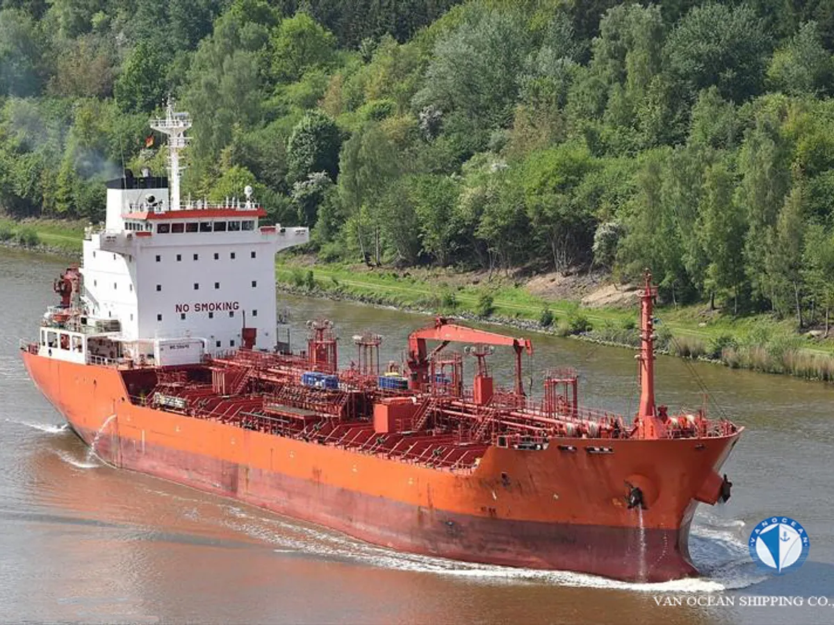 Olie-/chemikaliëntanker te koop