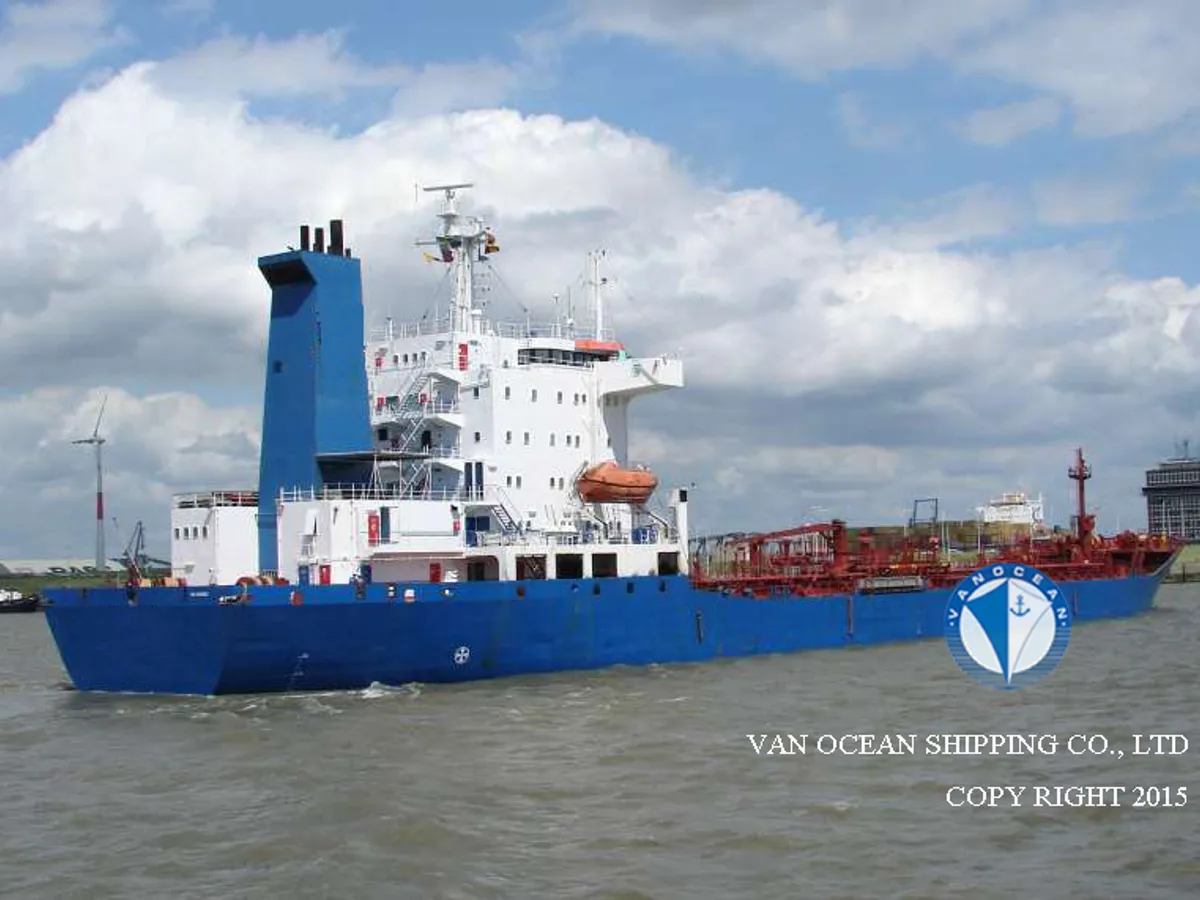 Olie-/chemikaliëntanker te koop