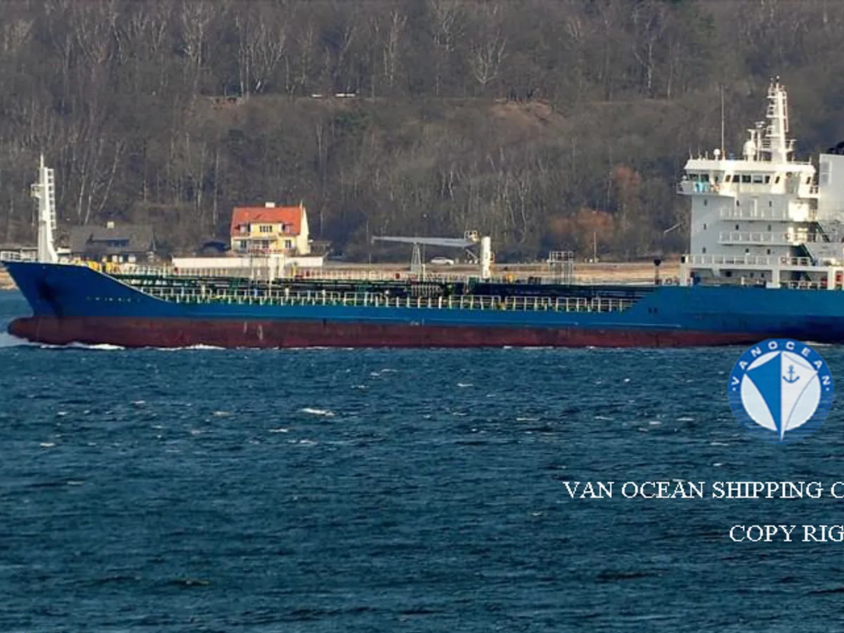Olie-/chemikaliëntanker te koop
