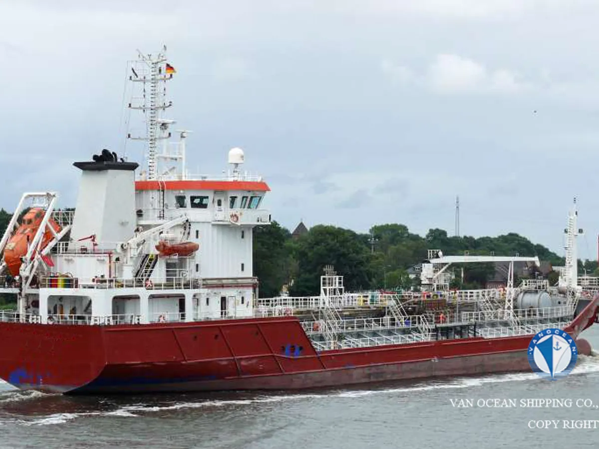 Olie-/chemikaliëntanker te koop