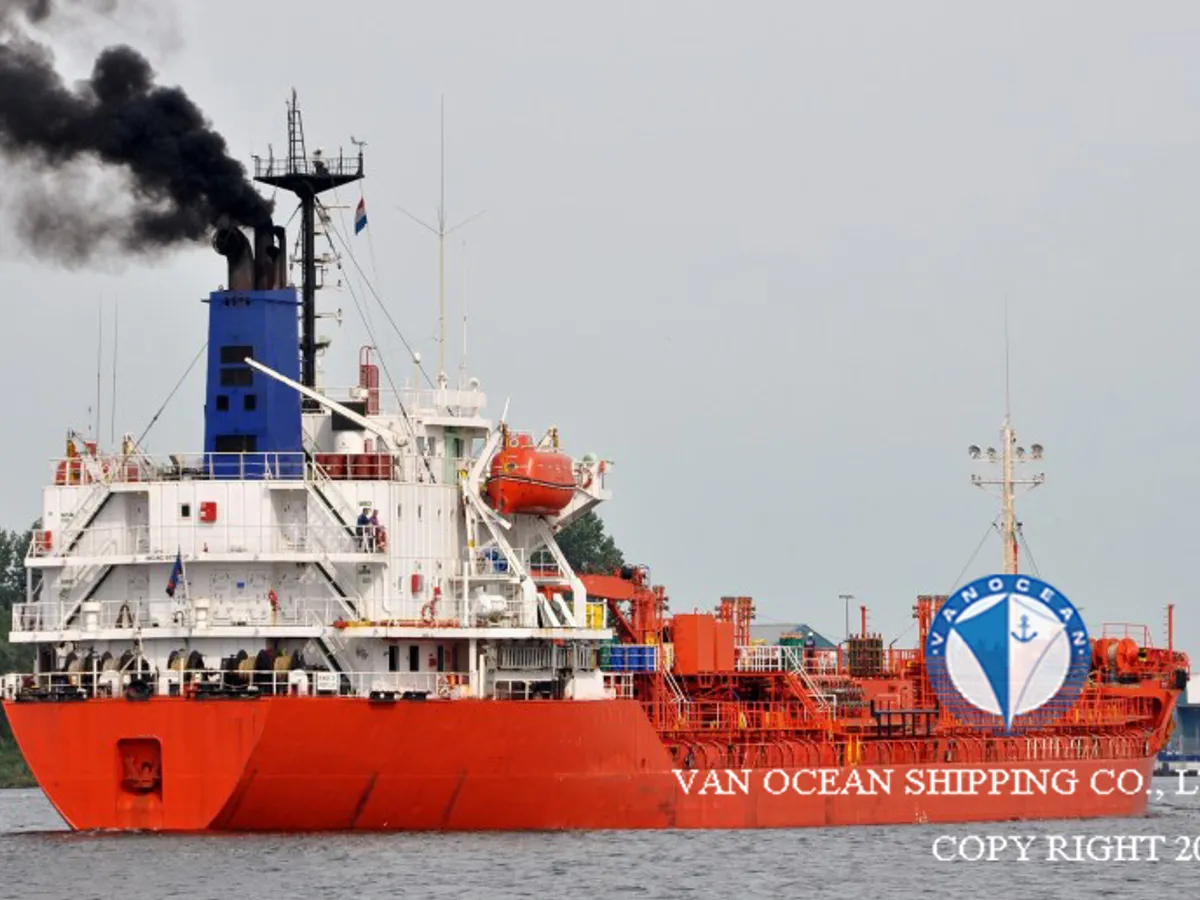 Olie-/chemikaliëntanker te koop