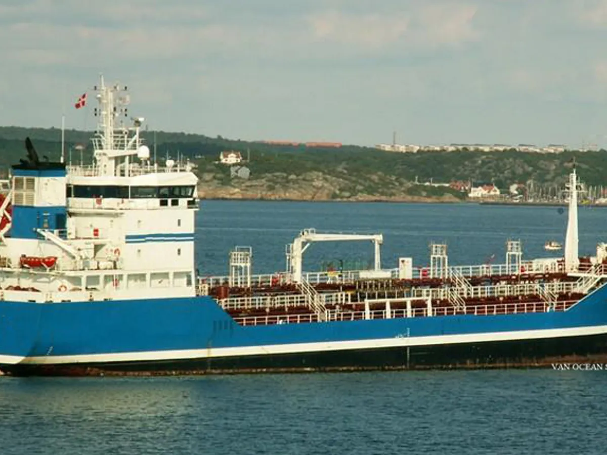 Olie-/chemikaliëntanker te koop