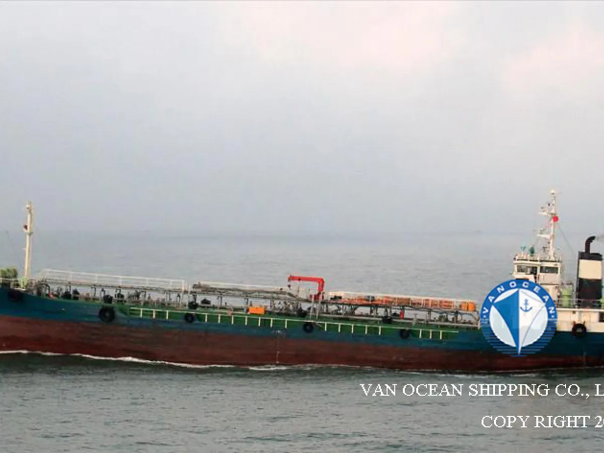 Olie-/chemikaliëntanker te koop