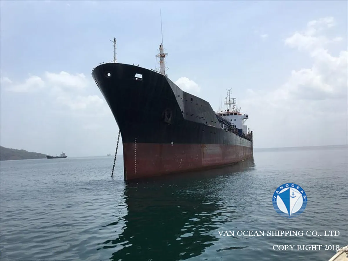 Olie-/chemikaliëntanker te koop