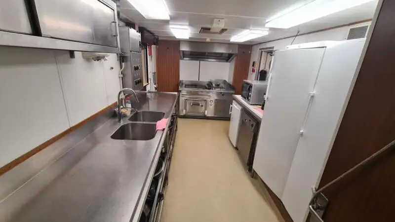 Bevoorradingsschip te koop