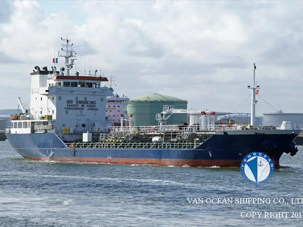 Olie-/chemikaliëntanker te koop