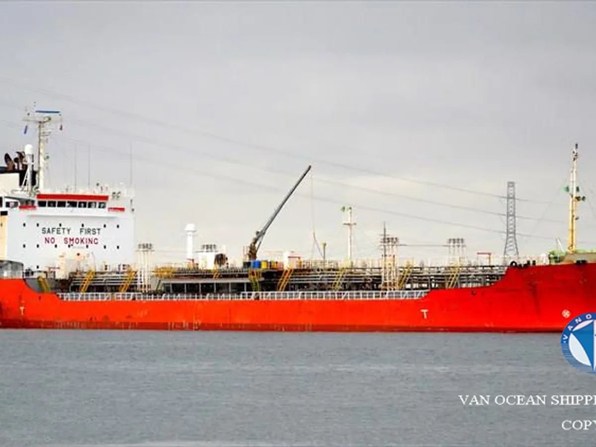 Olie-/chemikaliëntanker te koop