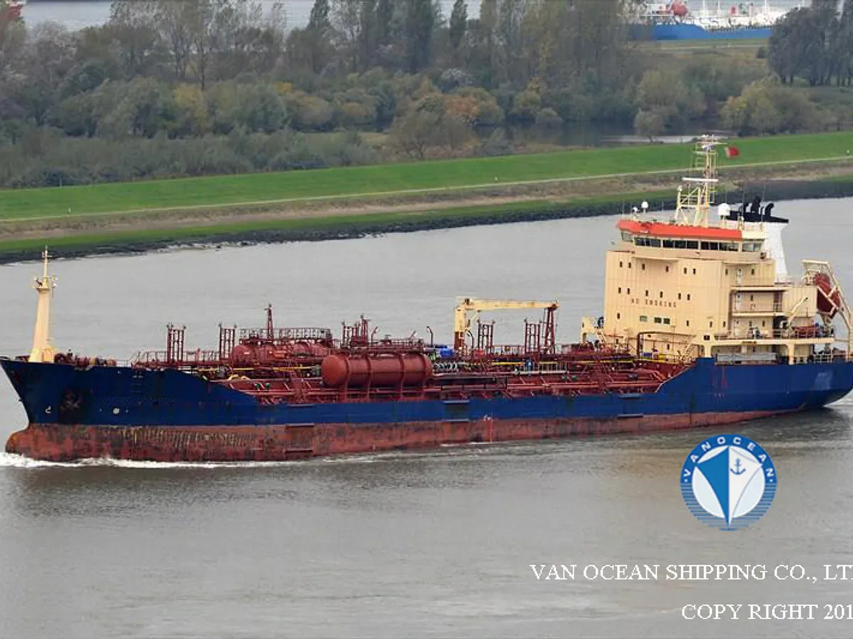 Olie-/chemikaliëntanker te koop
