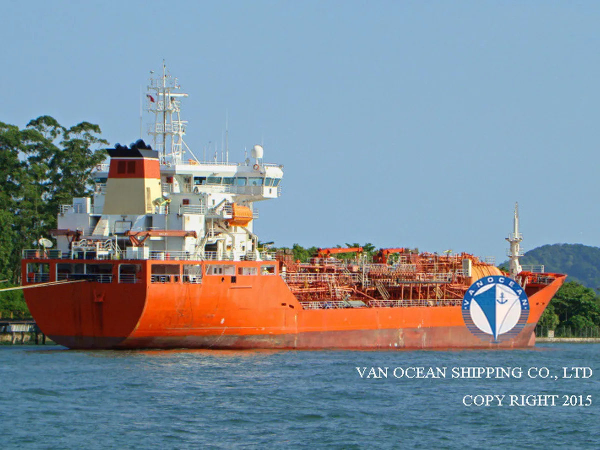 Olie-/chemikaliëntanker te koop