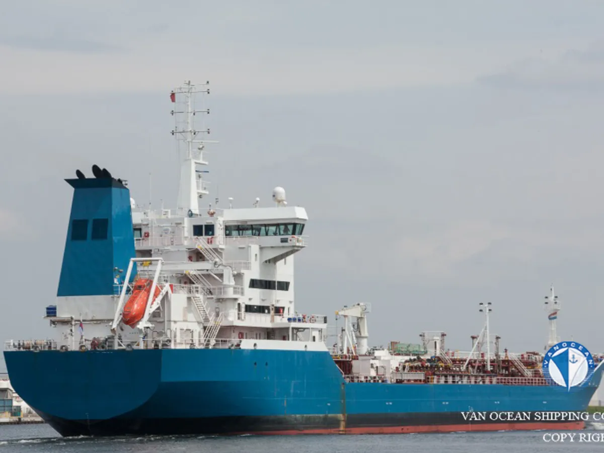 Olie-/chemikaliëntanker te koop