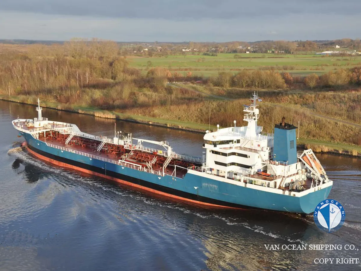 Olie-/chemikaliëntanker te koop