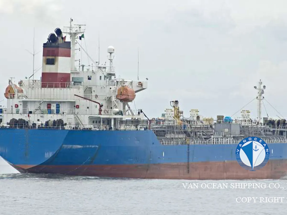 Olie-/chemikaliëntanker te koop