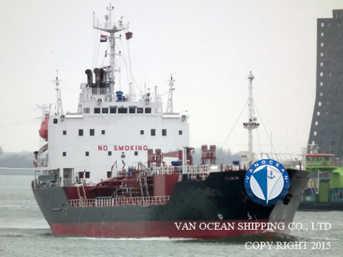 Olie-/chemikaliëntanker te koop