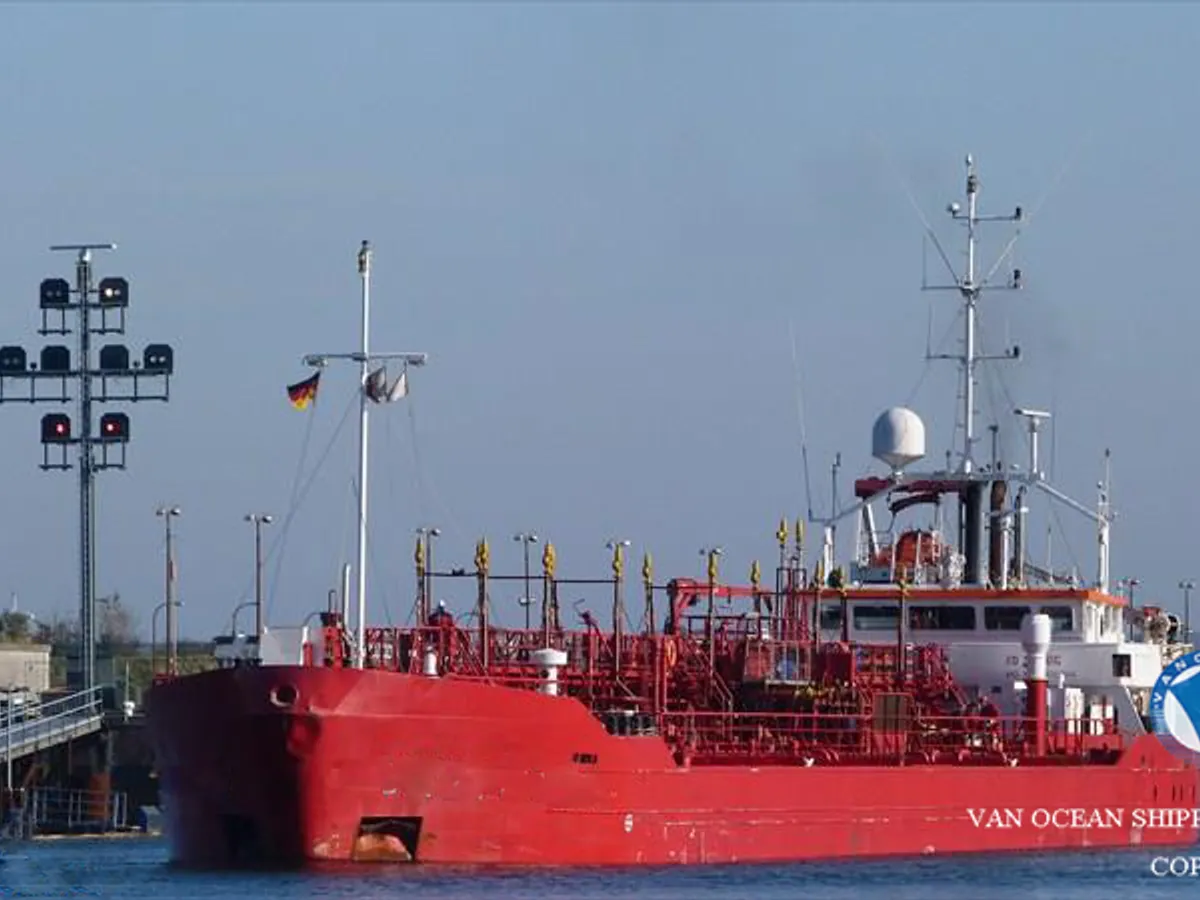 Olie-/chemikaliëntanker te koop