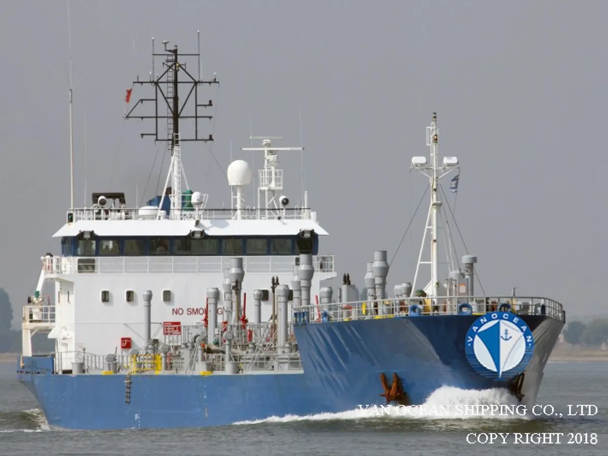 Olie-/chemikaliëntanker te koop