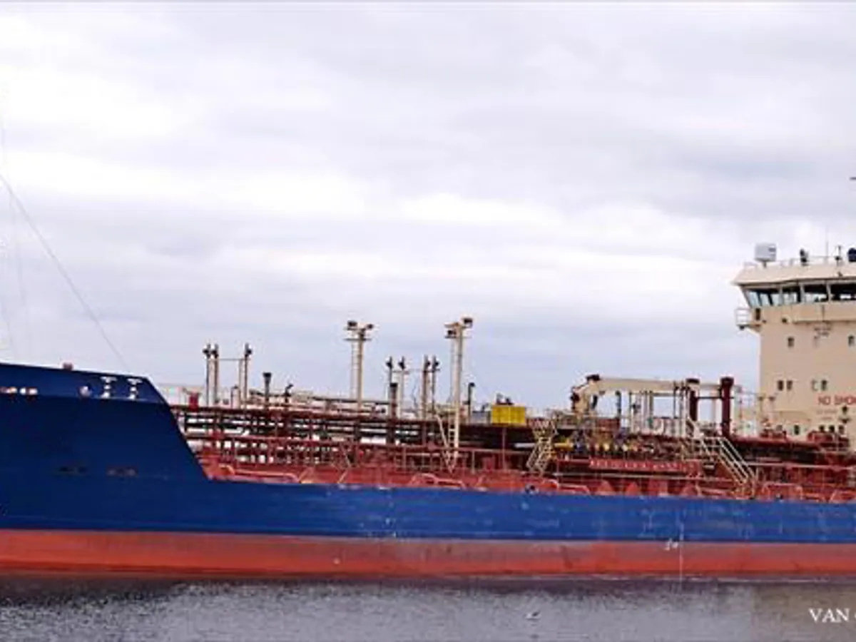Olie-/chemikaliëntanker te koop