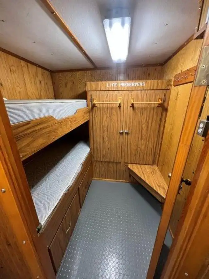Bemanningboot te koop